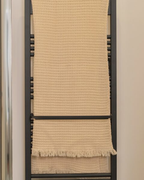 Serviette de bain en coton nid d'abeille cappuccino 100 x 200 cm