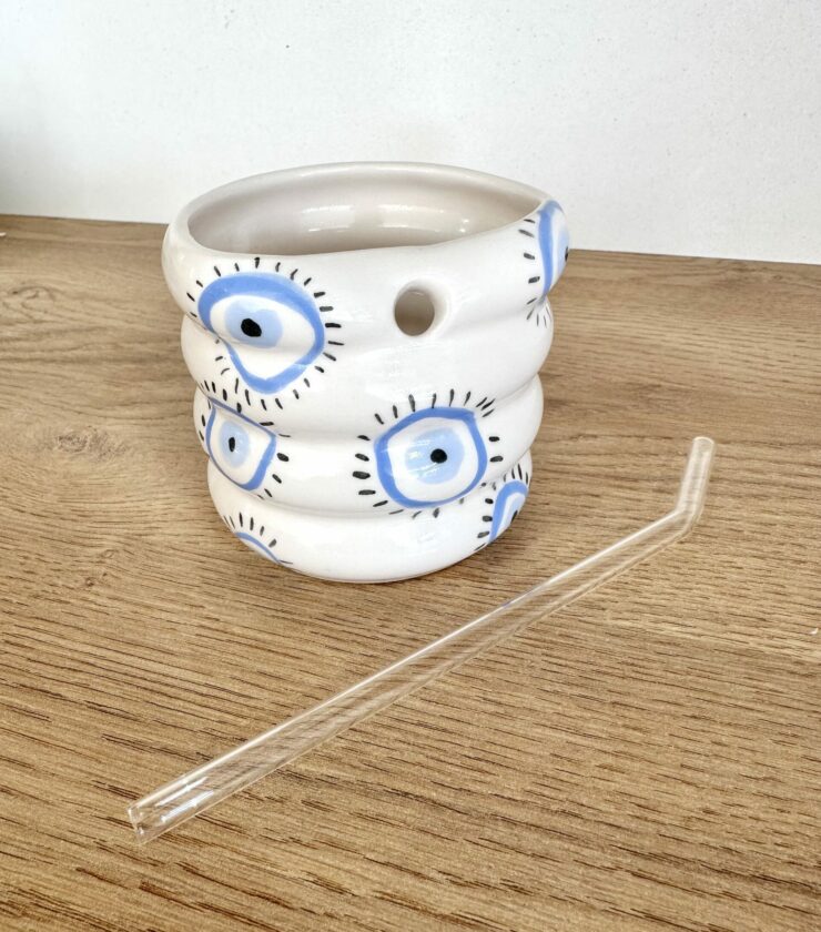 Mug avec paille artisanal en céramique – Œil Nazar