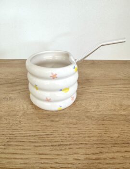 Mug avec paille artisanal en céramique – Fleurs et citrons
