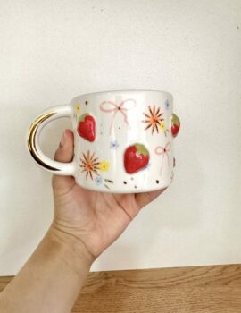 Mug artisanal en céramique – Fraises